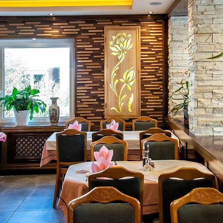 Отель Gaststaette Lin Garden Untergruppenbach Экстерьер фото