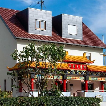 Отель Gaststaette Lin Garden Untergruppenbach Экстерьер фото