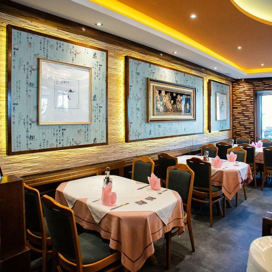 Отель Gaststaette Lin Garden Untergruppenbach Экстерьер фото