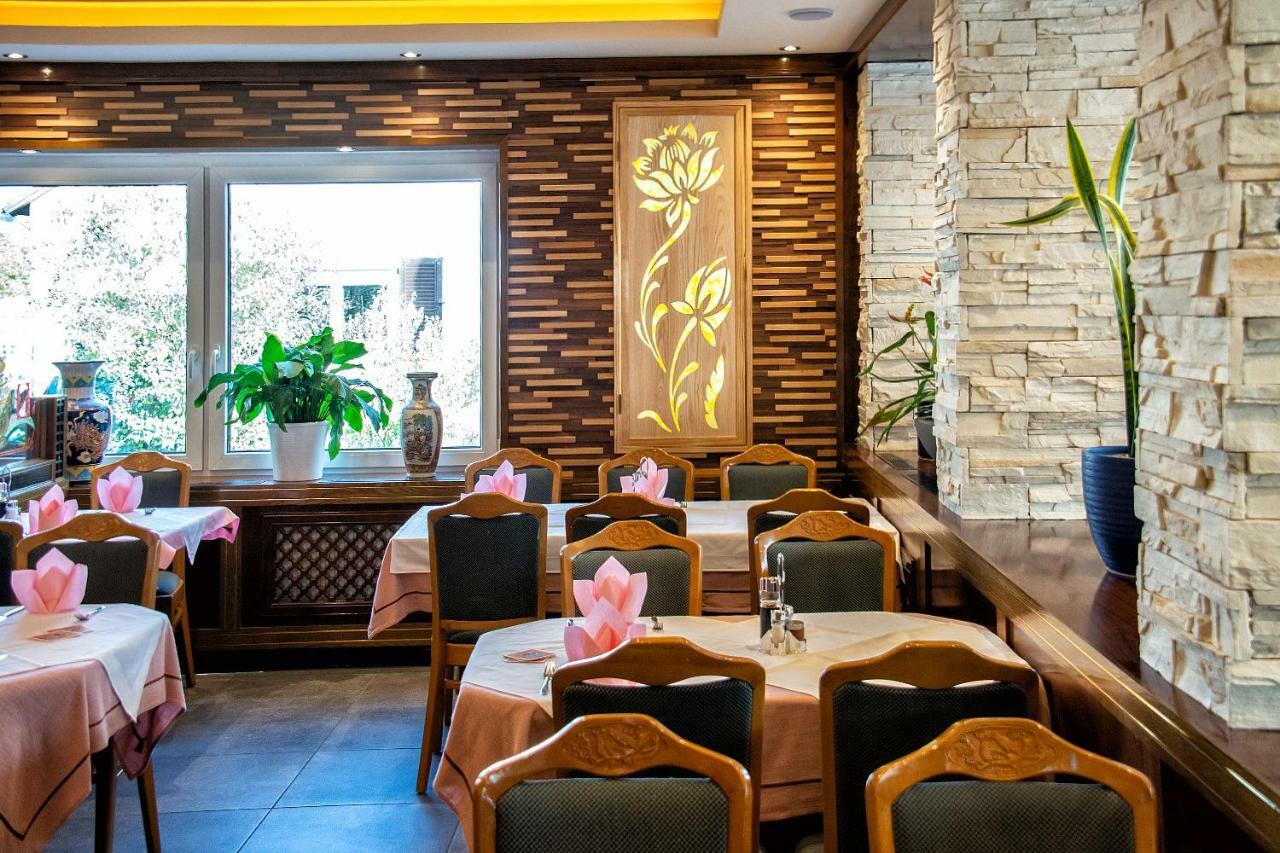 Отель Gaststaette Lin Garden Untergruppenbach Экстерьер фото